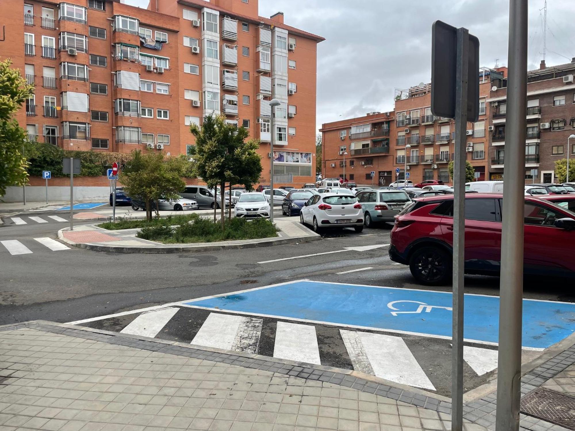 A 4 Min Andando Del Metro 3 Con Bano Privado Madrid